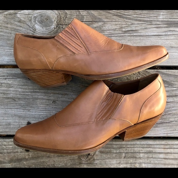 NWT Vince leather pointed toe low ankle boot 9.5 - Picture 2 of 6